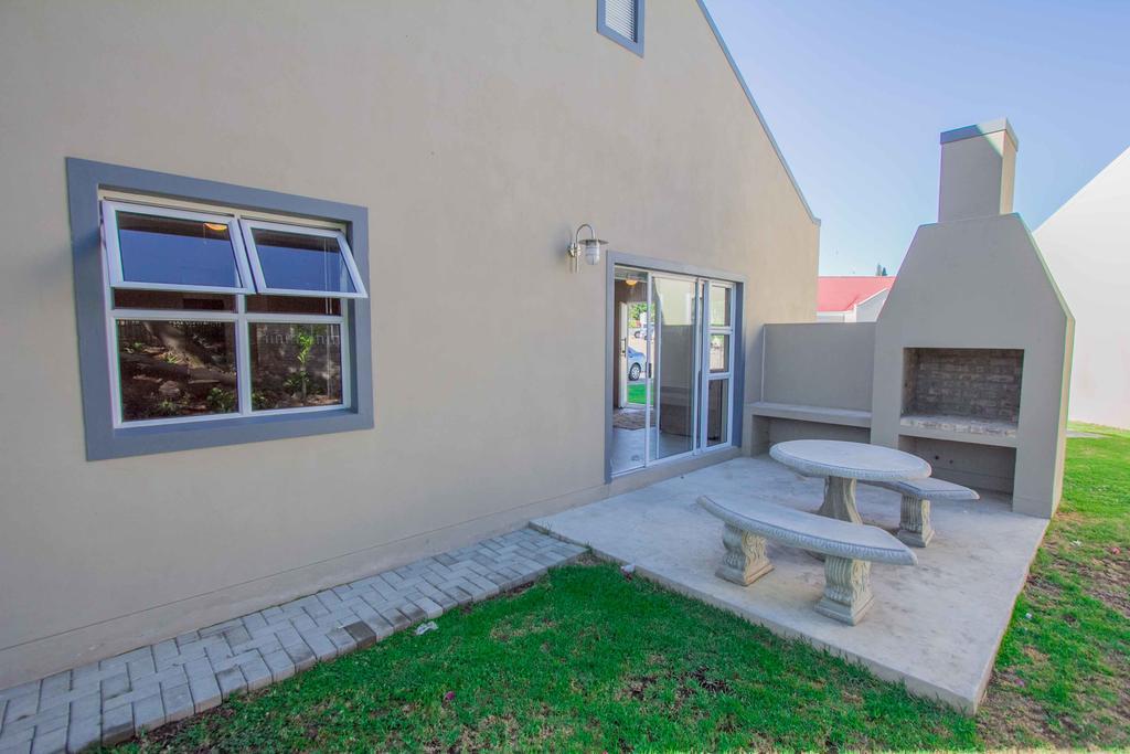 El Dorado 65 Luxury Self Catering Villa Oudtshoorn Exterior foto